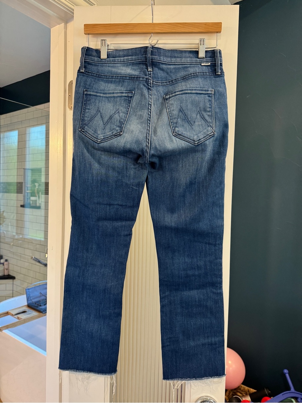 MOTHER The Mid-Rise Dazzler Crop Fray Size 29